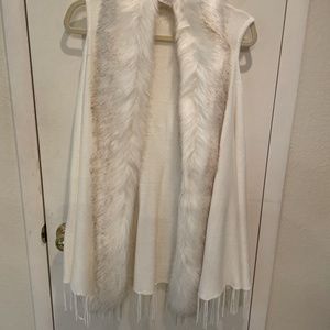 Faux Fur Timmed Fashion Women’s Vest